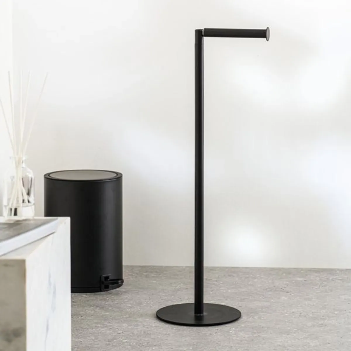 Sealskin Industrial 2i1 toalettrullholder SORT