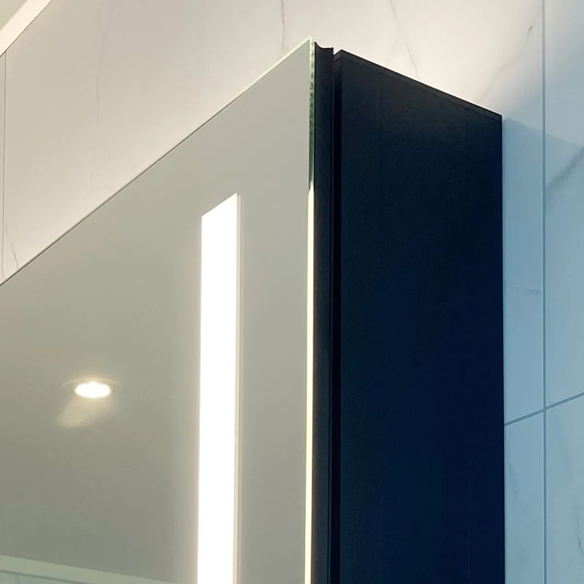 Badnor Melissa 120cm mbl.pk m/enkel servant (98420) Leah speilskap m/lys