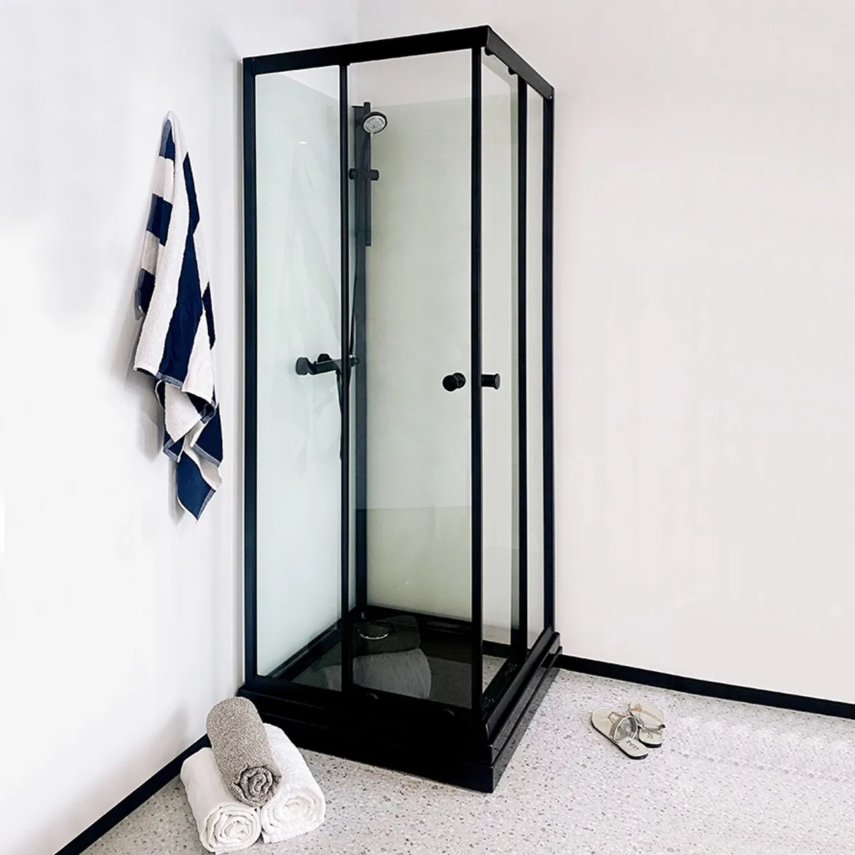 Badnor Scandia Black 6-1 dusjkabinett 80x80cm m/dusjsett